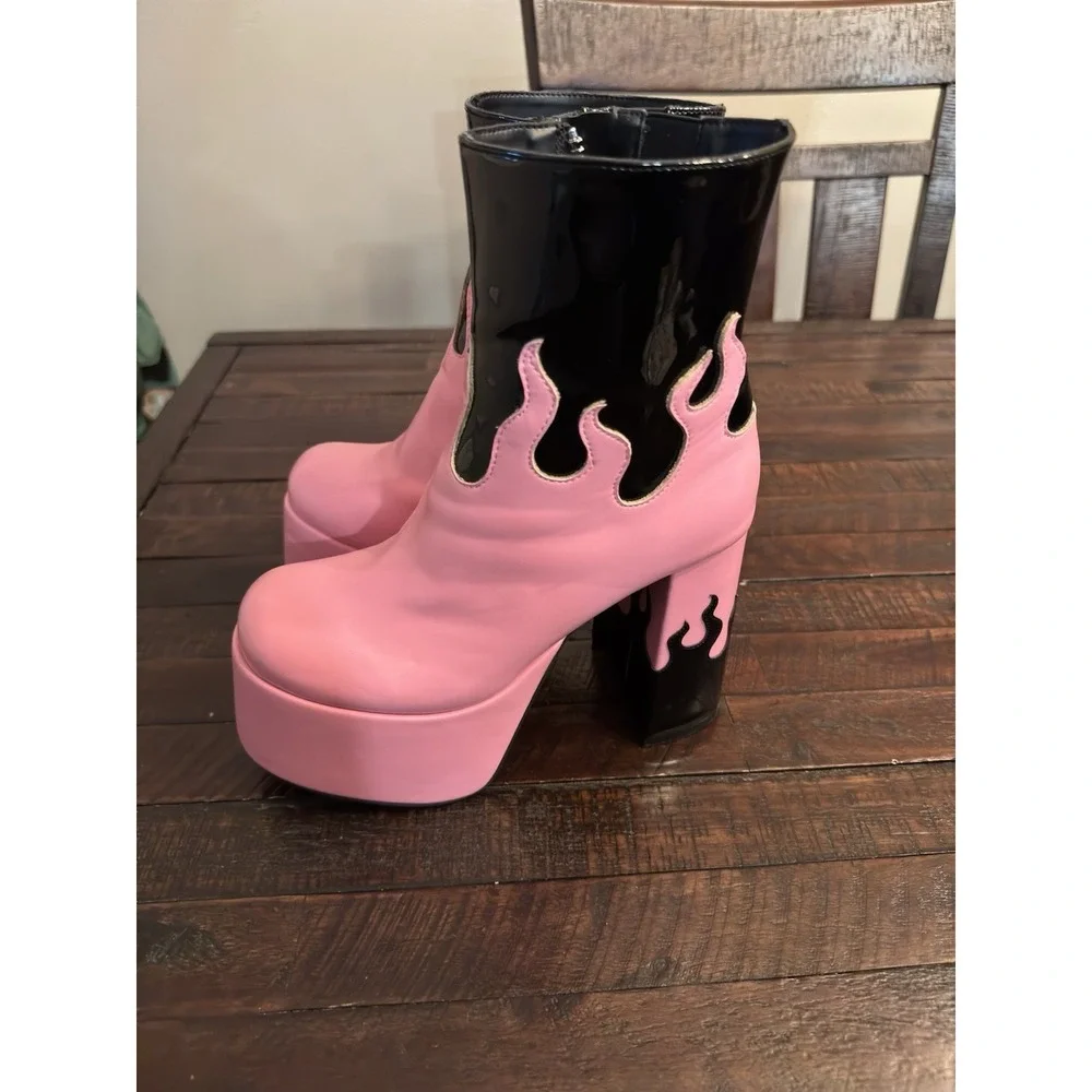 Sugar Thrillz black pink